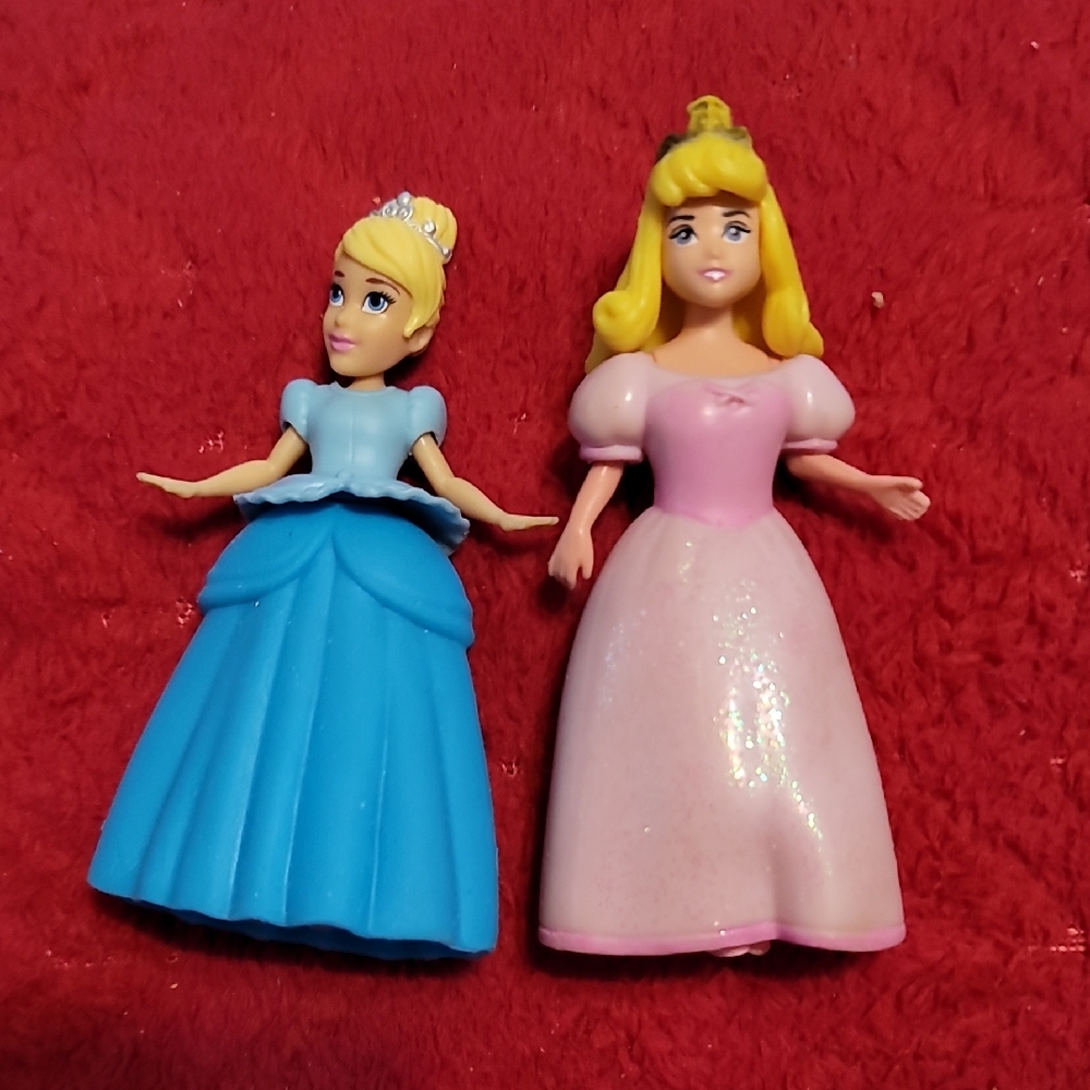 Lot Of 2 Disney Princess Polly Pocket Doll Figures With Rubberlike Dresses